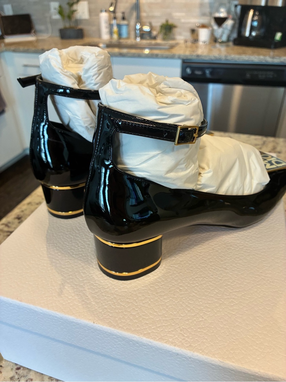 Miss Dior Graff Black Patent Pumps with Gold Miss Dior Plaque - Picture 5 of 11